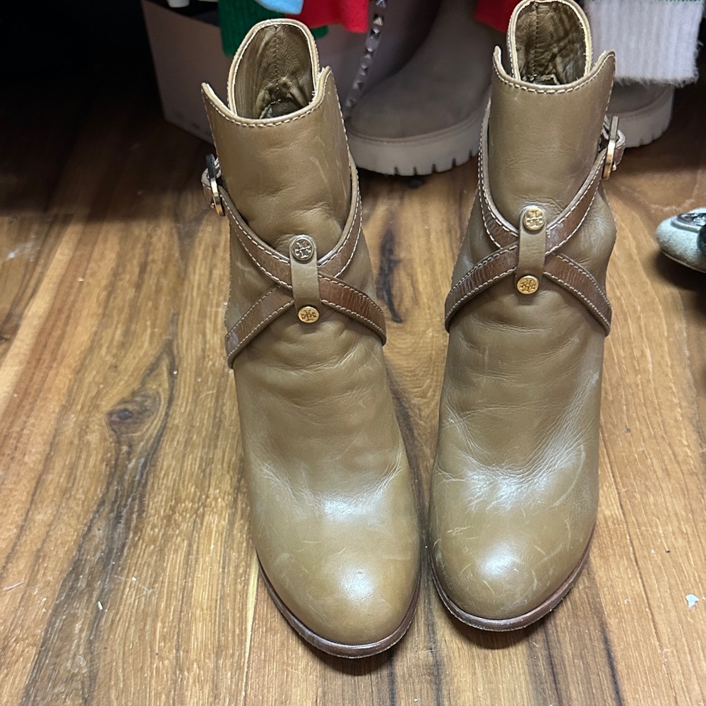 Tori Burch Women's Tan Leather Ankle Boots